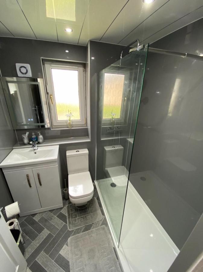Prime Commuter Executive Apartment Данфермлін Екстер'єр фото
