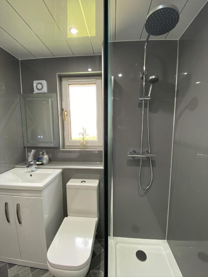 Prime Commuter Executive Apartment Данфермлін Екстер'єр фото